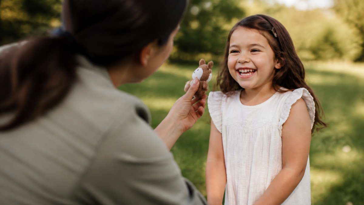 How to Get Kids to Smile Naturally for Photos how to get kids to smile naturally for photos 1792040234
